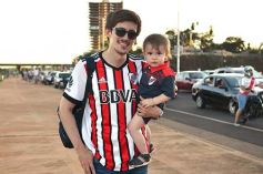 Foto de la galería: Hinchas de River recordaron la victoria ante Boca en Madrid con una caravana en Posadas