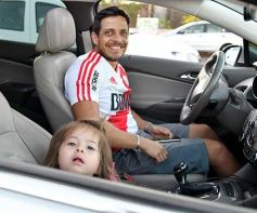 Foto de la galería: Hinchas de River recordaron la victoria ante Boca en Madrid con una caravana en Posadas
