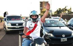 Foto de la galería: Hinchas de River recordaron la victoria ante Boca en Madrid con una caravana en Posadas