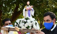 Sixto Fotografías. Sociedad. Aniversarios - La pandemia no impidió el emocionado homenaje a San Cayetano en su día