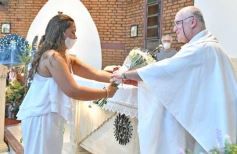 Foto de la galería: Misa Blanca por los 15 años de Delfina Viñas