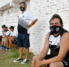Foto de la galería: Atlético Posadas perdió por 2 a 1 con Victoria de Curuzú Cuatiá