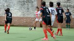 Foto de la galería: Yamila Rodríguez fue reconocida por el club Huracán