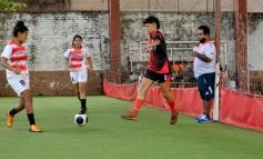 Foto de la galería: Yamila Rodríguez fue reconocida por el club Huracán