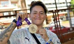 Foto de la galería: Yamila Rodríguez fue reconocida por el club Huracán