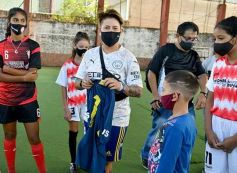 Foto de la galería: Yamila Rodríguez fue reconocida por el club Huracán