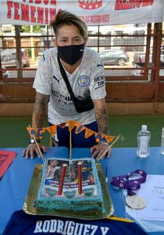 Foto de la galería: Yamila Rodríguez fue reconocida por el club Huracán