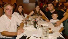 Foto de la galería: Noche de sábado en El Rancho