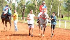 Foto de la galería: Volvió el turf al hipódromo de Posadas