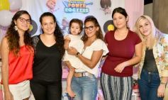 Foto de la galería: Cumpleaños feliz para la pequeña Victoria