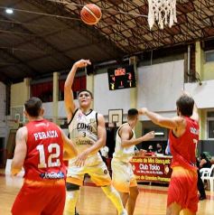 Foto de la galería: Tokio volvió al triunfo frente a Comunicaciones