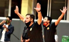 Foto de la galería: Tokio festejó en casa y sigue como líder