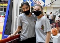 Foto de la galería: Tokio festejó en casa y sigue como líder