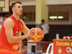 Foto de la galería: Tokio festejó en casa y sigue como líder