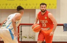 Foto de la galería: Tokio festejó en casa y sigue como líder