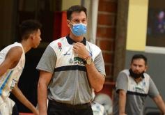 Foto de la galería: Tokio festejó en casa y sigue como líder