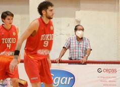 Foto de la galería: Tokio festejó en casa y sigue como líder