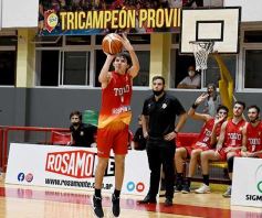 Foto de la galería: Tokio festejó en casa y sigue como líder