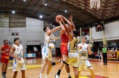 Foto de la galería: Tokio festejó en casa y sigue como líder