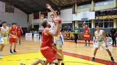 Foto de la galería: Tokio festejó en casa y sigue como líder