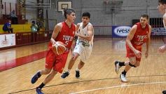 Foto de la galería: Tokio festejó en casa y sigue como líder