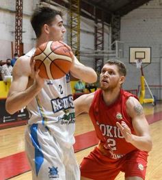 Foto de la galería: Tokio festejó en casa y sigue como líder