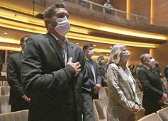 Foto de la galería: Posadas cantó a la Patria en la vigilia del 25 de mayo