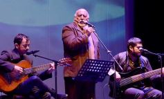 Foto de la galería: Posadas cantó a la Patria en la vigilia del 25 de mayo