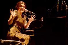 Foto de la galería: Posadas cantó a la Patria en la vigilia del 25 de mayo