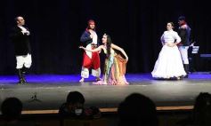 Foto de la galería: Posadas cantó a la Patria en la vigilia del 25 de mayo