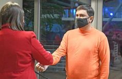 Foto de la galería: Posadas cantó a la Patria en la vigilia del 25 de mayo