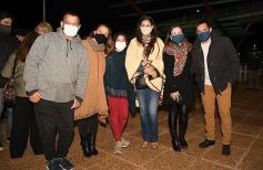 Foto de la galería: Posadas cantó a la Patria en la vigilia del 25 de mayo