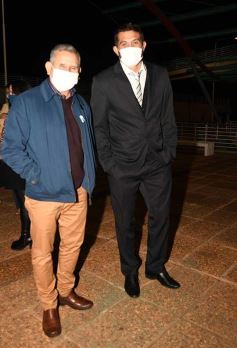 Foto de la galería: Posadas cantó a la Patria en la vigilia del 25 de mayo