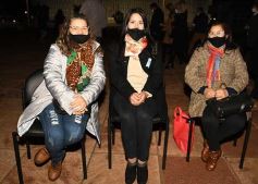 Foto de la galería: Posadas cantó a la Patria en la vigilia del 25 de mayo