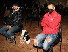 Foto de la galería: Posadas cantó a la Patria en la vigilia del 25 de mayo