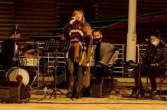 Foto de la galería: Posadas cantó a la Patria en la vigilia del 25 de mayo