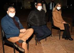 Foto de la galería: Posadas cantó a la Patria en la vigilia del 25 de mayo