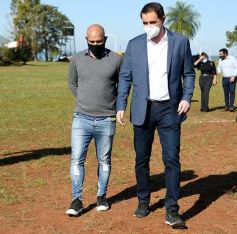 Foto de la galería: Clemente Rodríguez participó de la clínica de fútbol presentada por la EBY