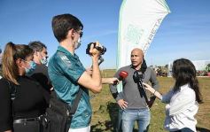 Foto de la galería: Clemente Rodríguez participó de la clínica de fútbol presentada por la EBY