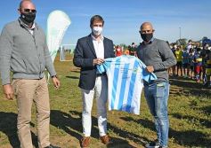 Foto de la galería: Clemente Rodríguez participó de la clínica de fútbol presentada por la EBY