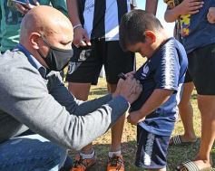 Foto de la galería: Clemente Rodríguez participó de la clínica de fútbol presentada por la EBY