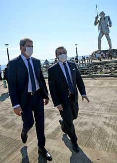 Foto de la galería: El Gobernador de San Juan participó del reconocimiento de Misiones al personal de salud