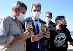 Foto de la galería: El Gobernador de San Juan participó del reconocimiento de Misiones al personal de salud