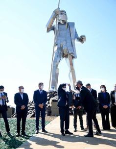 Foto de la galería: El Gobernador de San Juan participó del reconocimiento de Misiones al personal de salud