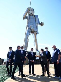 Foto de la galería: El Gobernador de San Juan participó del reconocimiento de Misiones al personal de salud