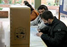 Foto de la galería: Misiones abrió el calendario electoral 2021 con estricto protocolo sanitario
