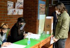 Foto de la galería: Misiones abrió el calendario electoral 2021 con estricto protocolo sanitario