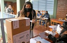 Foto de la galería: Misiones abrió el calendario electoral 2021 con estricto protocolo sanitario