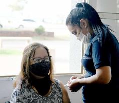 Foto de la galería: Inició la campaña de vacunación a empleados de comercio y afines en Misiones