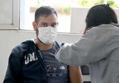 Foto de la galería: Inició la campaña de vacunación a empleados de comercio y afines en Misiones